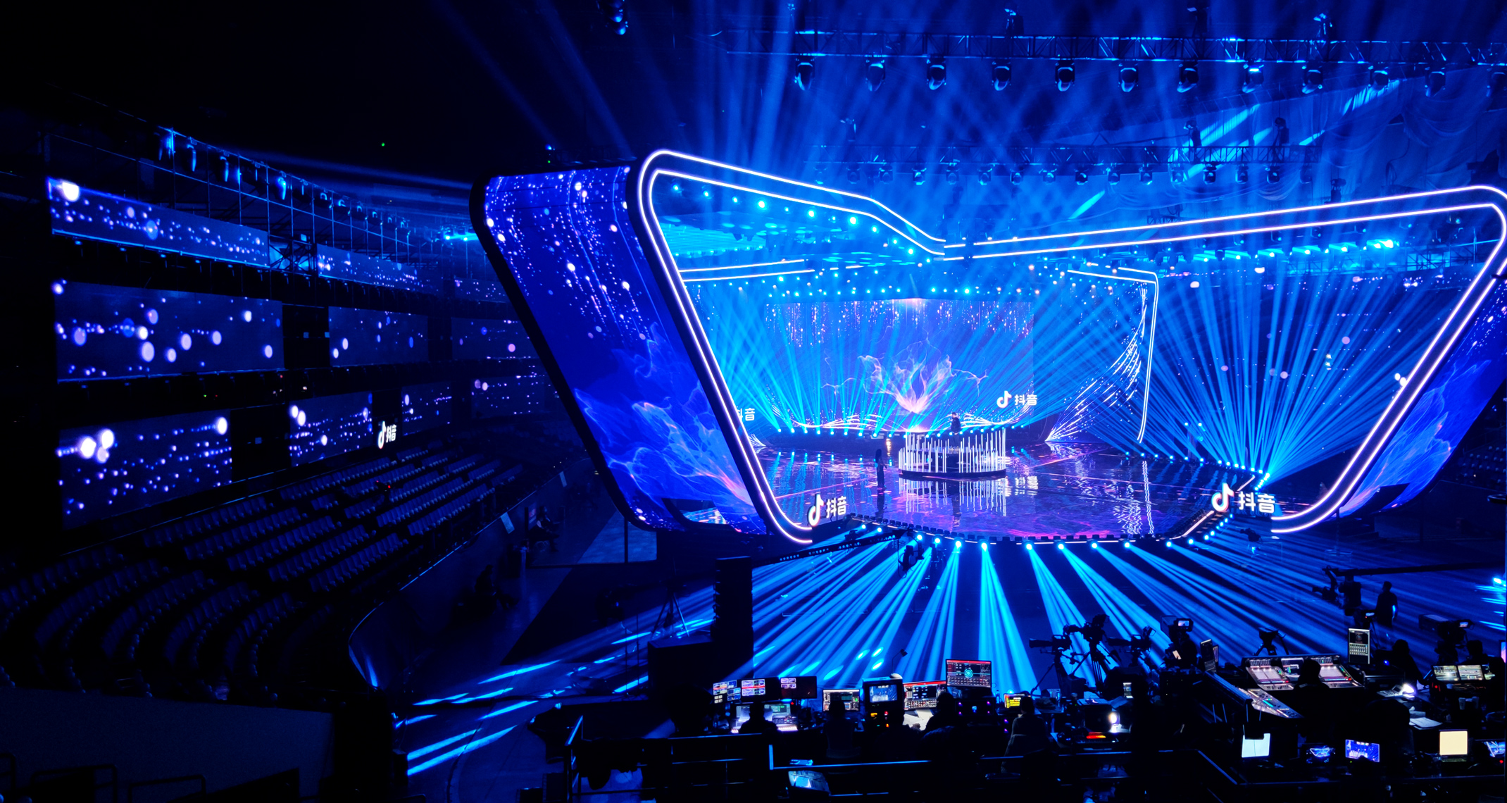 ��Բ���� �� 2022 �������ӿ���ʢ��