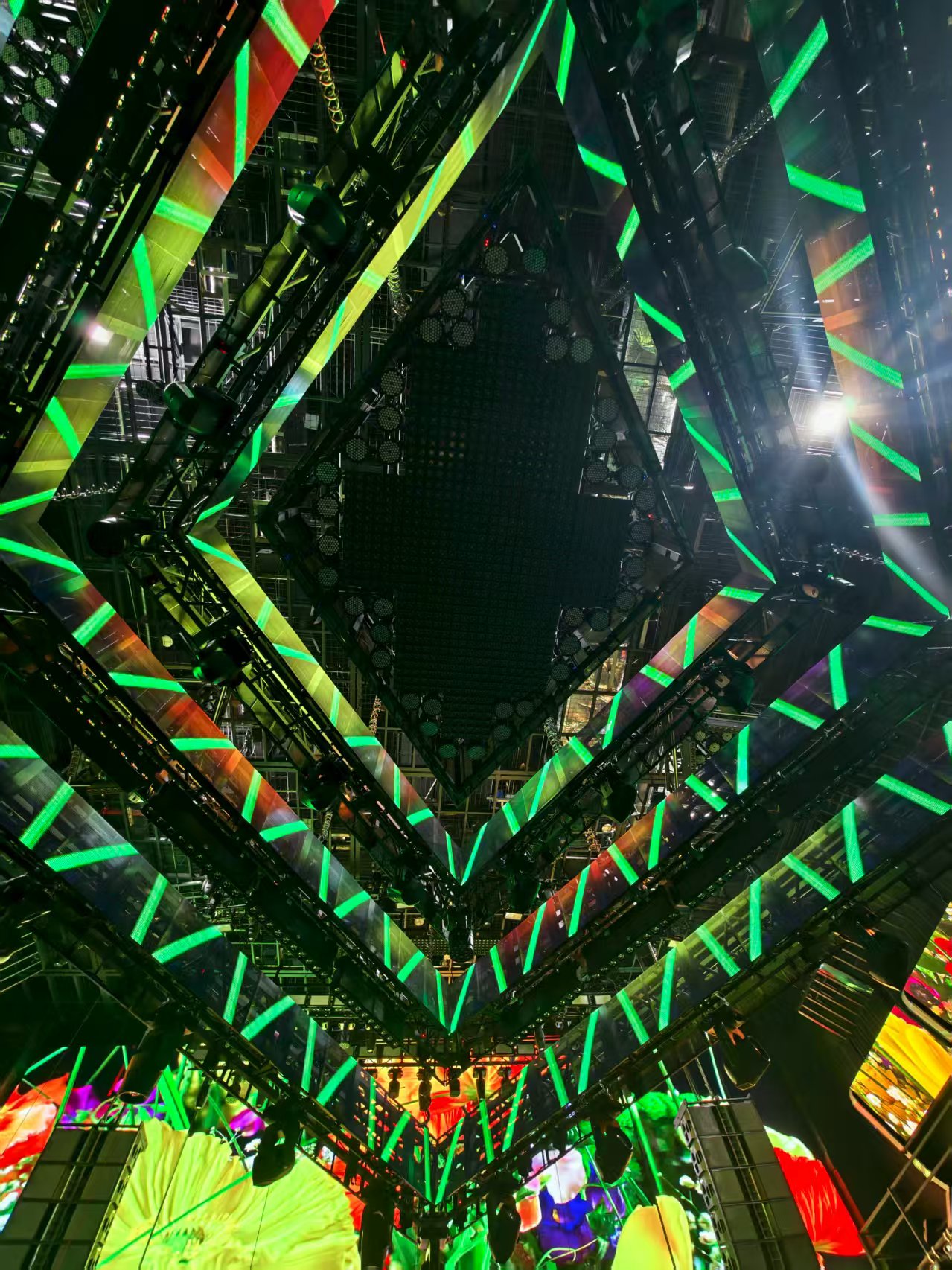 ��ɽ���Ϻ��� FC LIVESHOW �ư�