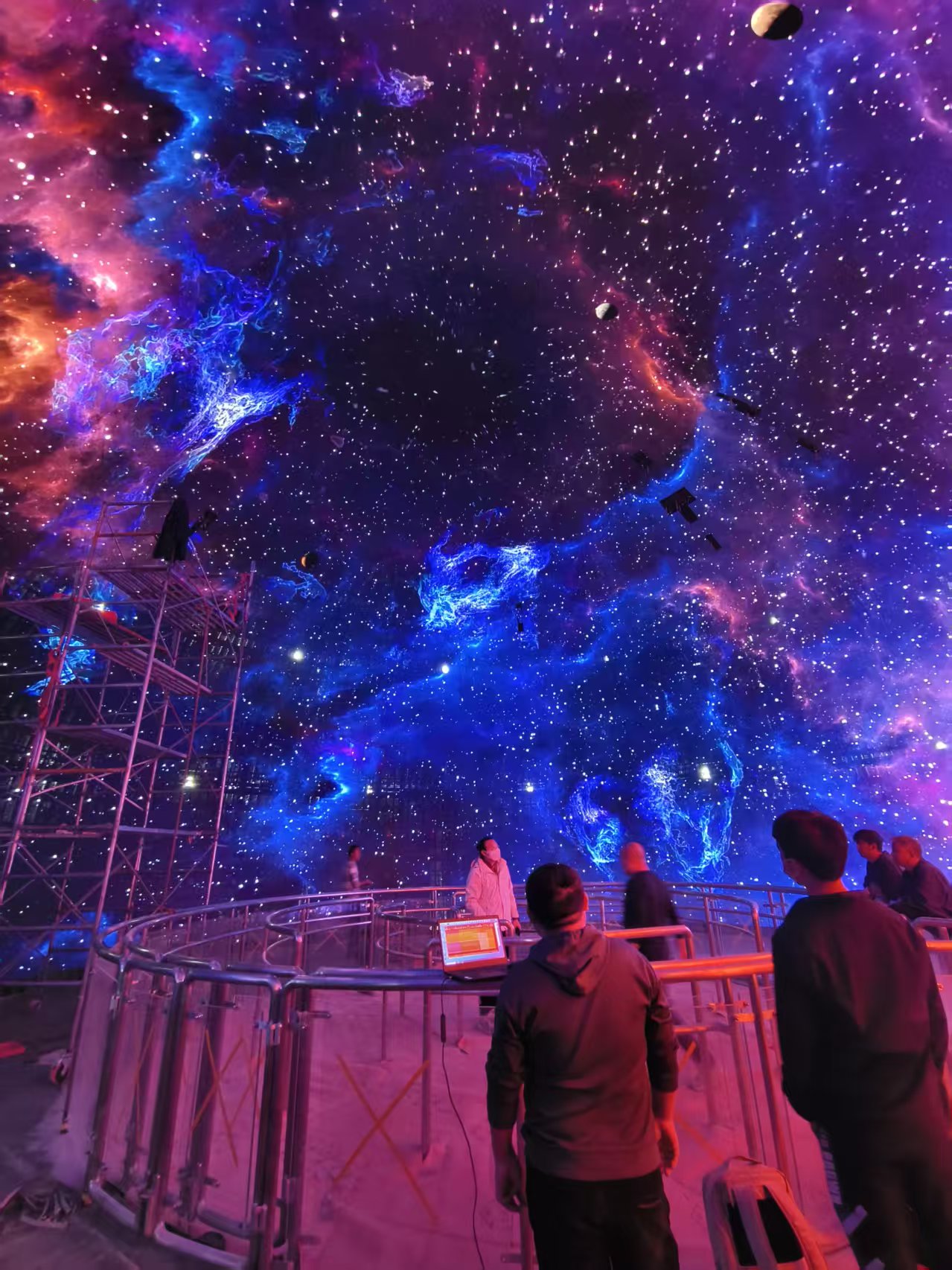 ��������