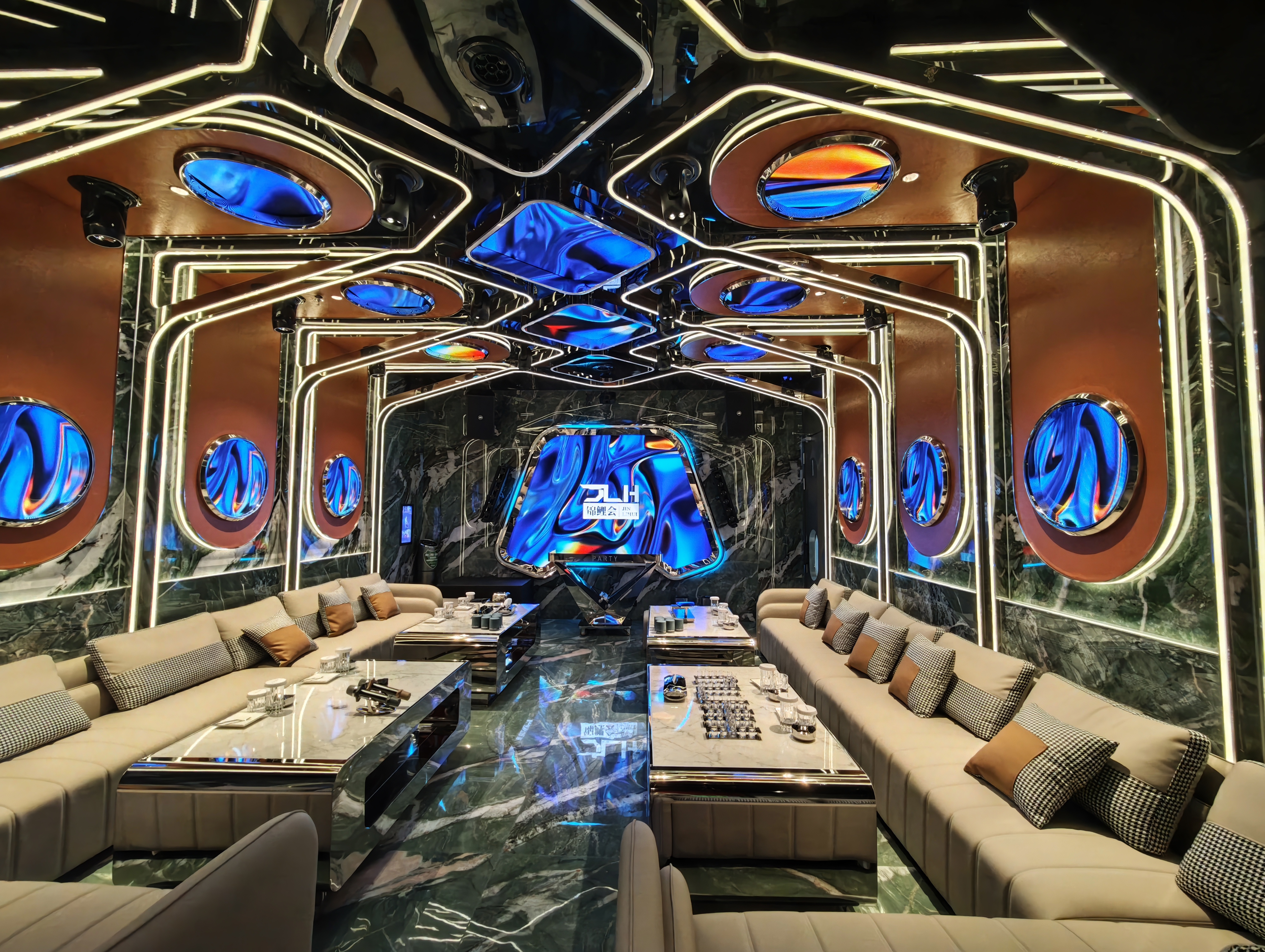 ����ʡ�ߺ���ΰ�ǡ��������ù㳡�¿���PARTY-K