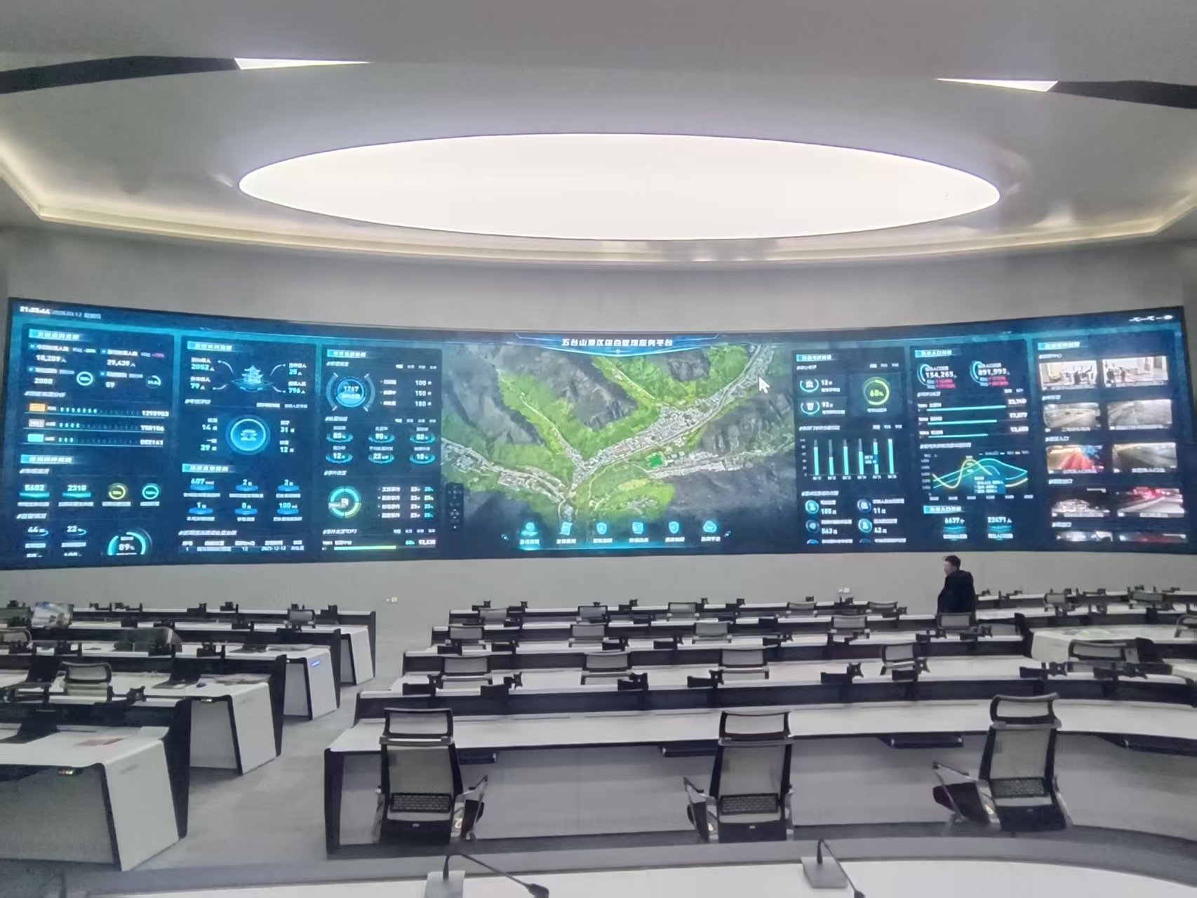 ɽ������